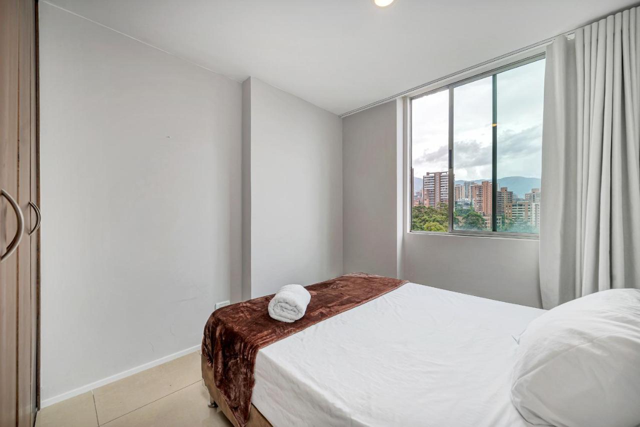 Apartamentos Poblado Alejandria By Housy Host Medellín Buitenkant foto