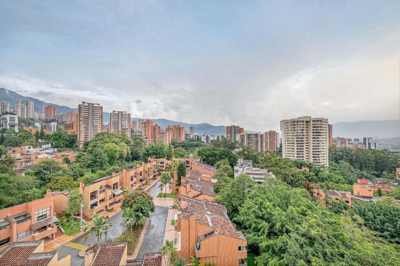 Apartamentos Poblado Alejandria By Housy Host Medellín Buitenkant foto