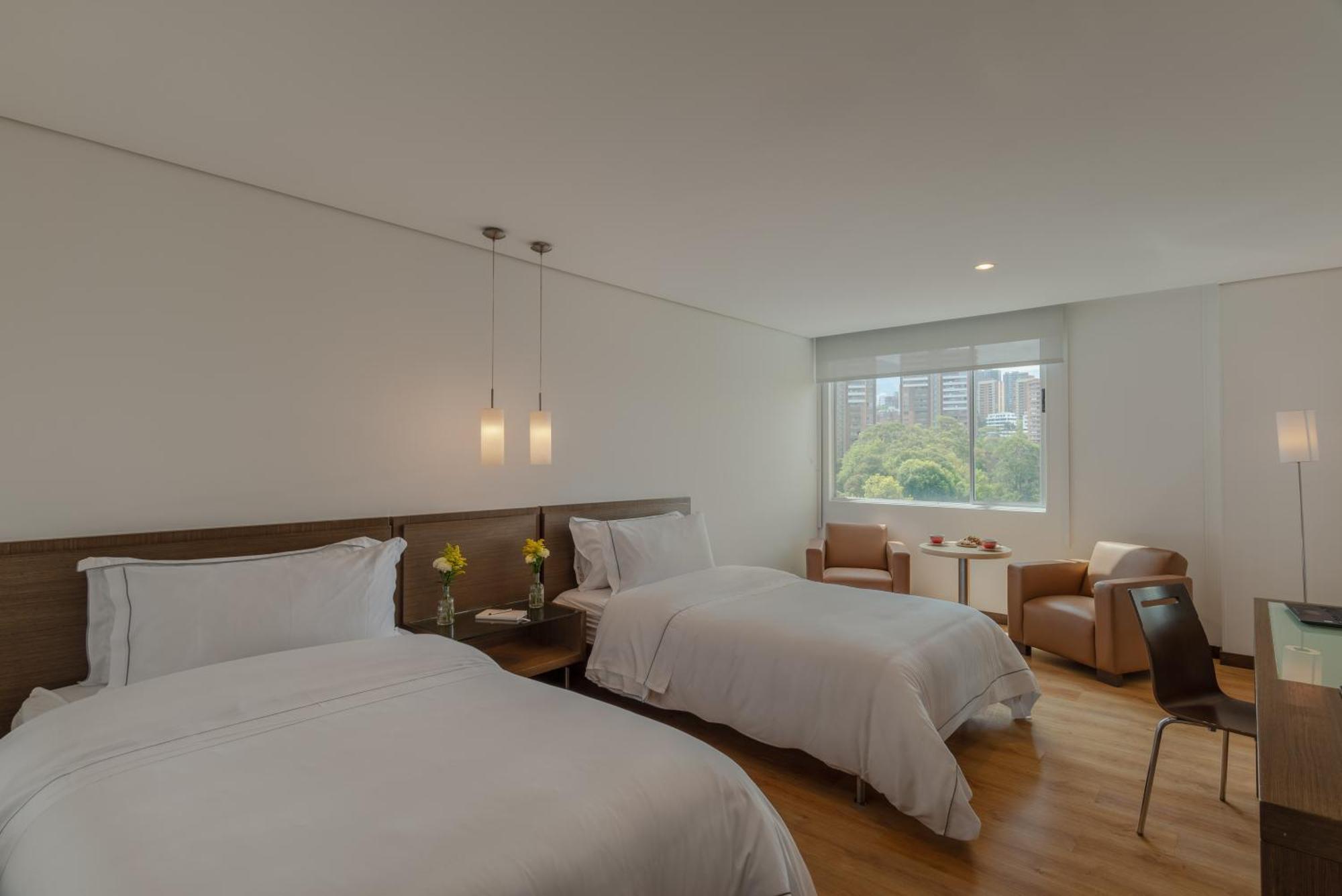 Apartamentos Poblado Alejandria By Housy Host Medellín Buitenkant foto